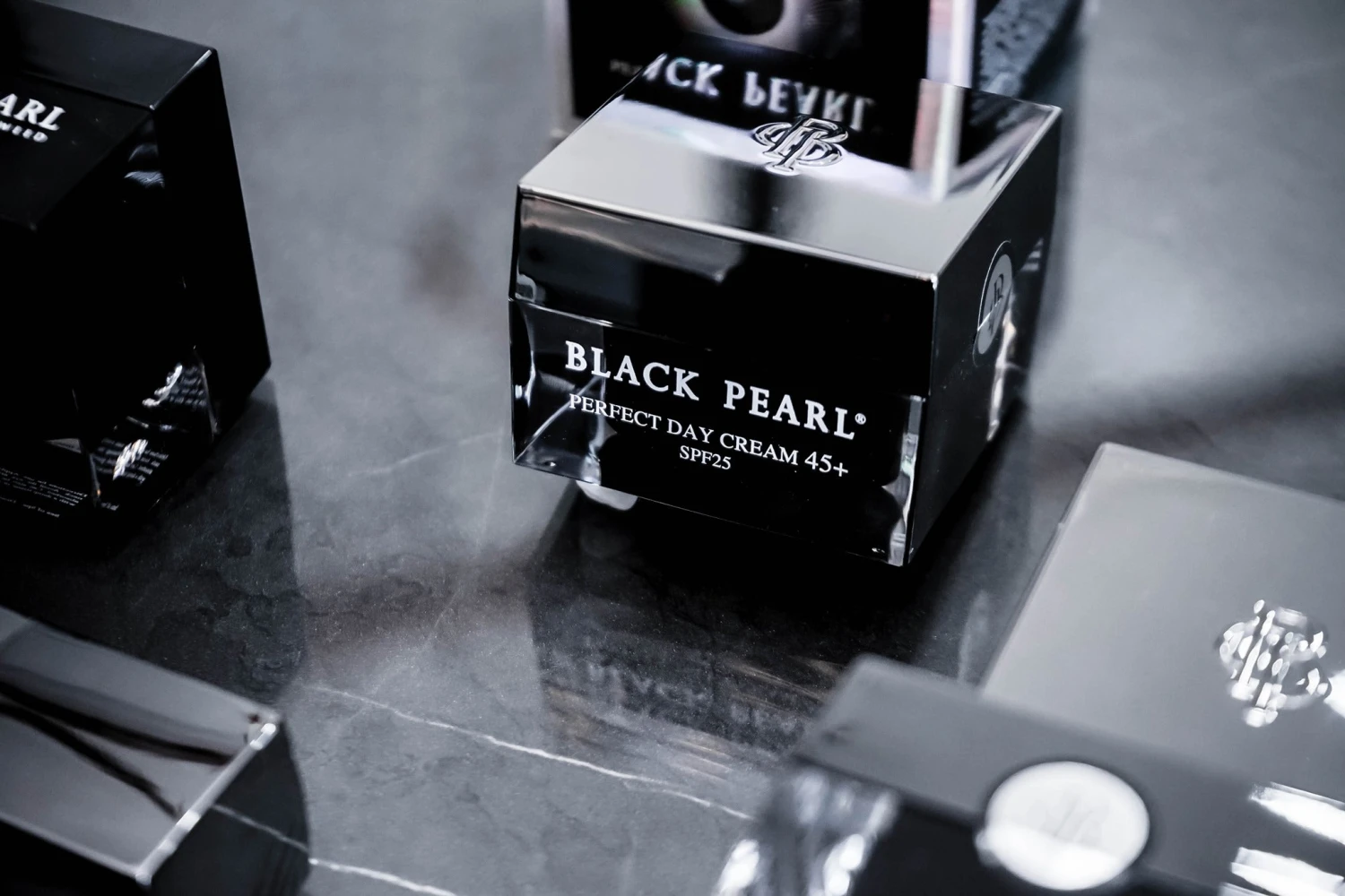 Black Pearl Perfect Day Cream 45+ With SPF25 50ml(Black Pearl Perfect Day Cream 45 With Spf25 50ml) 3 Black Pearl Perfect Day Cream 45+ With SPF25 50ml(Black Pearl Perfect Day Cream 45 With Spf25 50ml) - Image 3